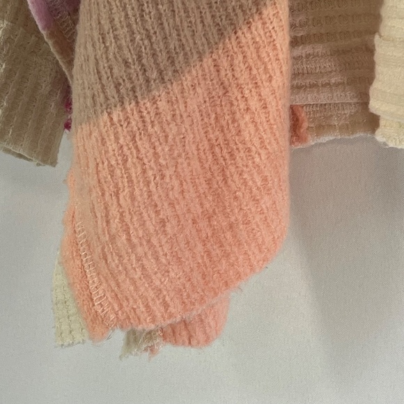 Free People We The Free Susie Swit Poncho Sweater – Size Small - Picture 3 of 10